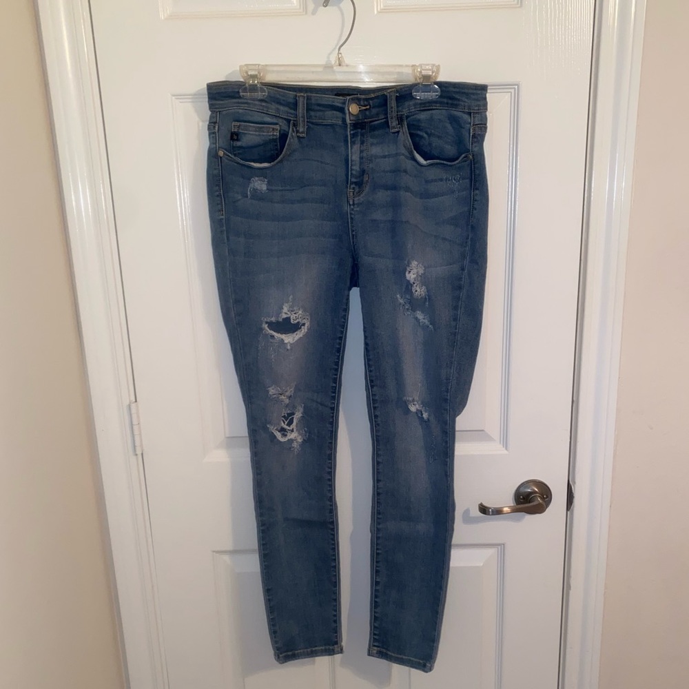 Judy Blue Light wash distressed skinny jeans, Size 13/31